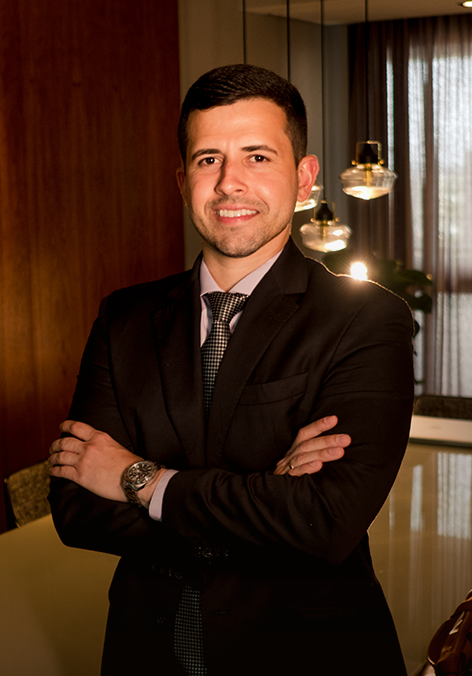 Vitor de Abreu Falconery, advogado especialista em Direito Aéreo